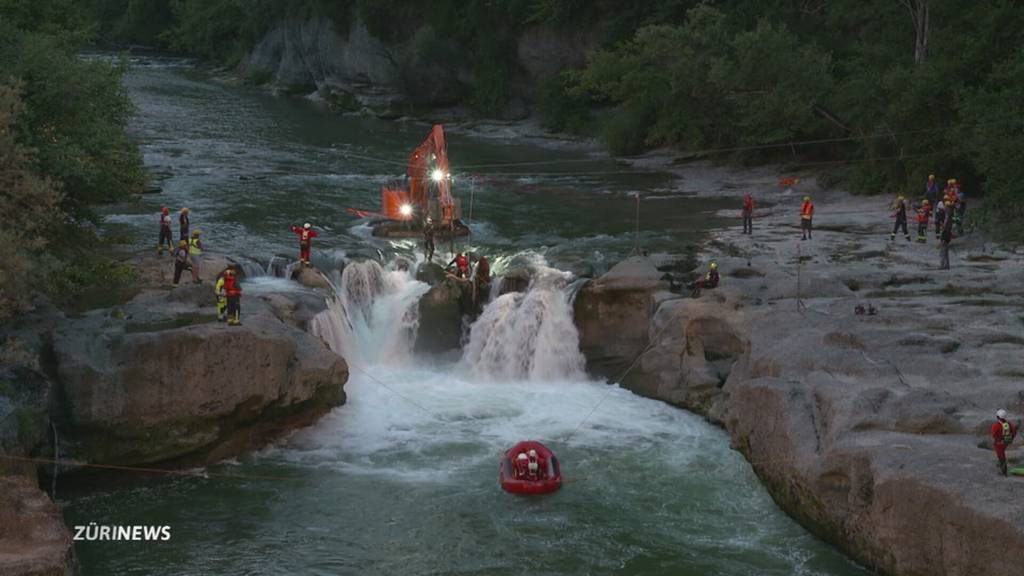 Mann gerät beim Baden in der Thur in Wasserfall - tot