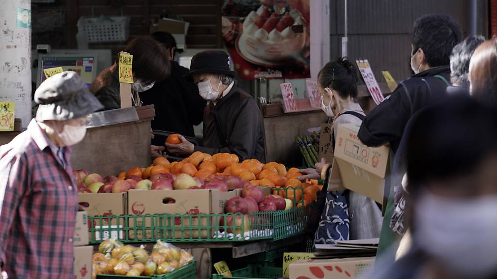 In Japan steigen die Preise nicht mehr - allerdings erhöhen sich die Sorgen, dass erneut eine Phase von Deflation aufkommt. (Archivbild)