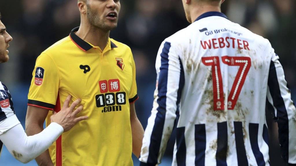 Schied mit Watford gegen Millwall aus: Younes Kaboul (im gelben Trikot, im Rededuell mit Lee Gregory)