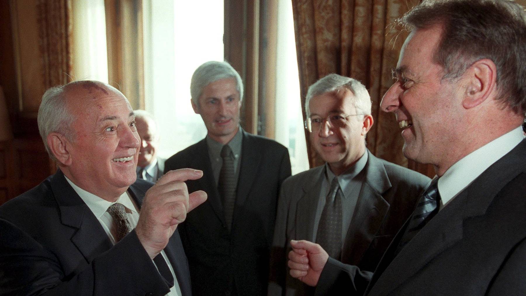 Michail Gorbatschow und Adolf Ogi