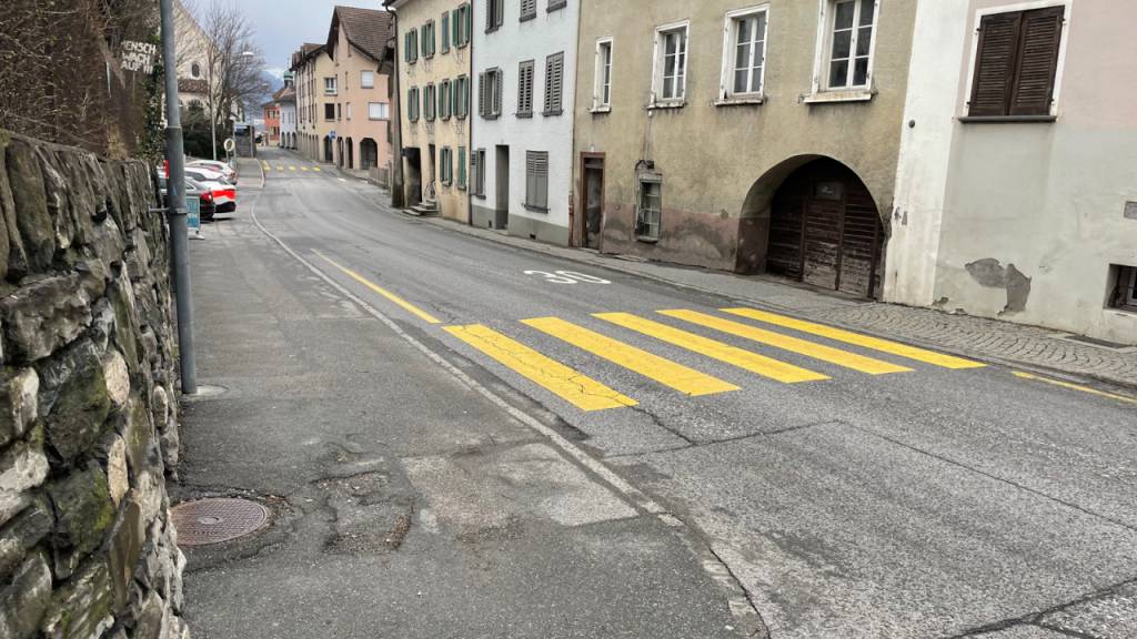 Ein Auto erfasste einen Knaben auf dem Fussgängerstreifen in Zizers.