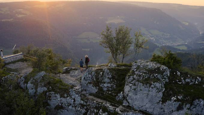 Strömender Regen, idyllische Natur und eine WC-Papier-Forelle: Wandern entlang des Doubs