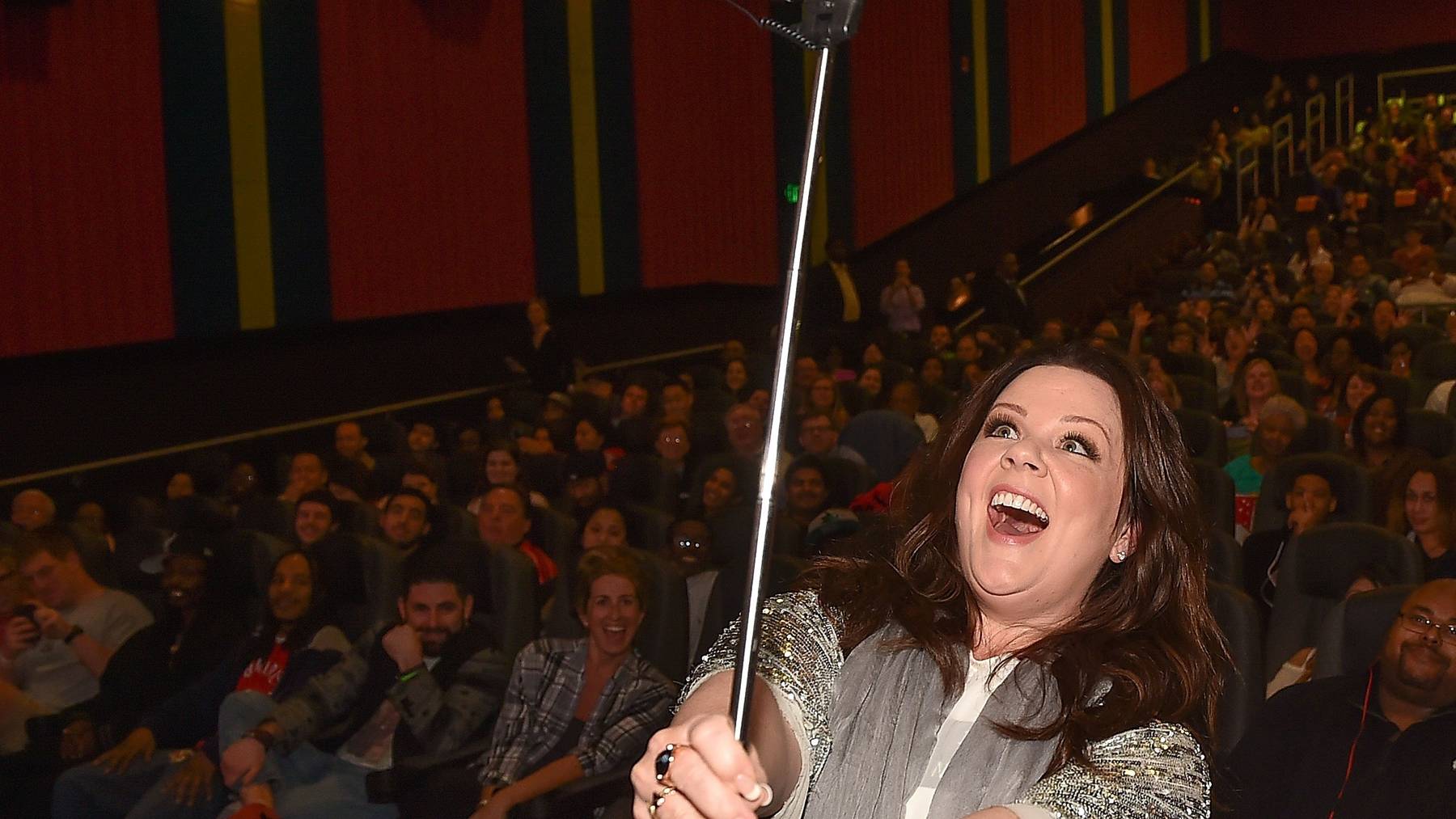 Melissa McCarthy zeigt, wie man sich im Kino nicht benehmen sollte.