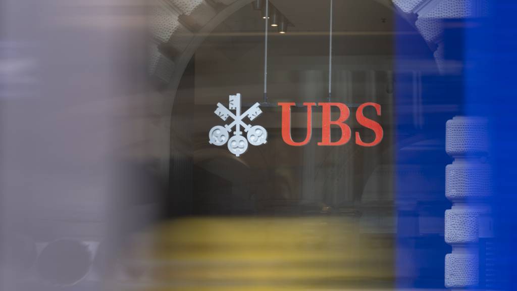 Die am Mittwochnachmittag vom Bundesrat vorgestellten Massnahmen zur Bankenregulierung kommen an der Börse nicht gut an. Die UBS-Aktie verliert am Donnerstag deutlich an Wert.(Symbolbild)