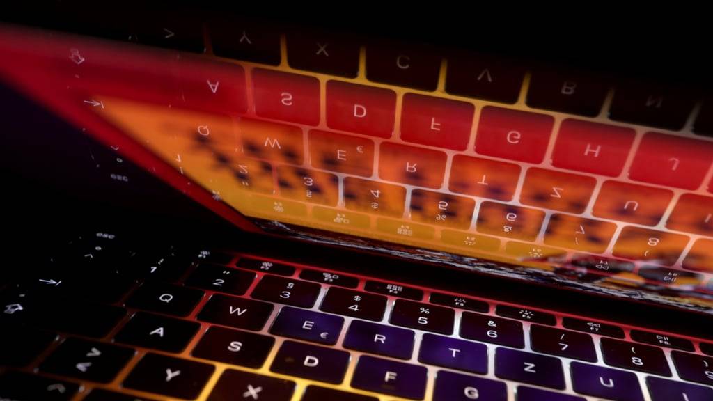 Die Zahl der Meldungen zu Cyberkriminalität ist im ersten Halbjahr 2025 auf hohem Niveau stabil geblieben. (Themenbild)