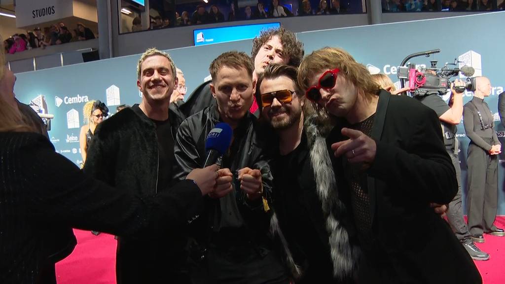Schweizer Musik-Prominenz rockt den roten Teppich bei den SMAs