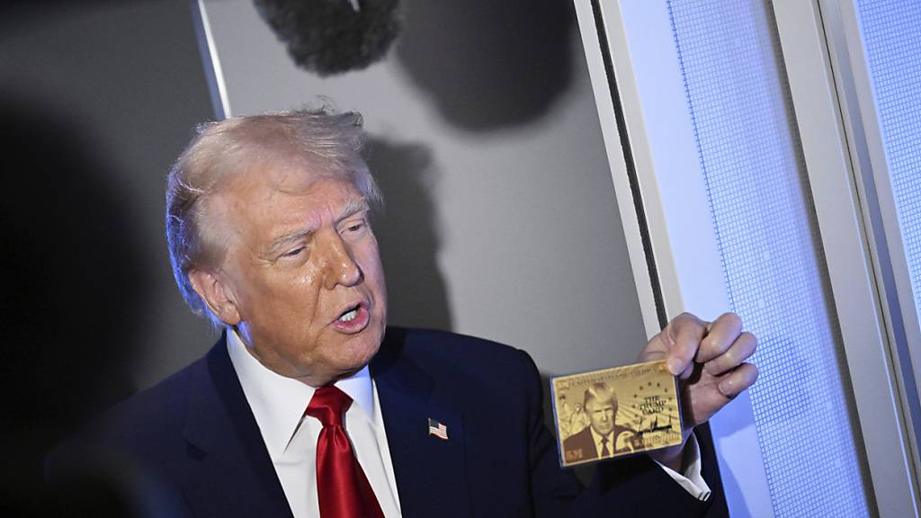 Trump präsentiert teure «Gold Card» für reiche Einwanderer