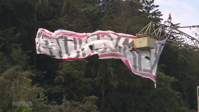 Klimaschutz-Flaggen-Aktion verärgert Könizer Gemeinderat