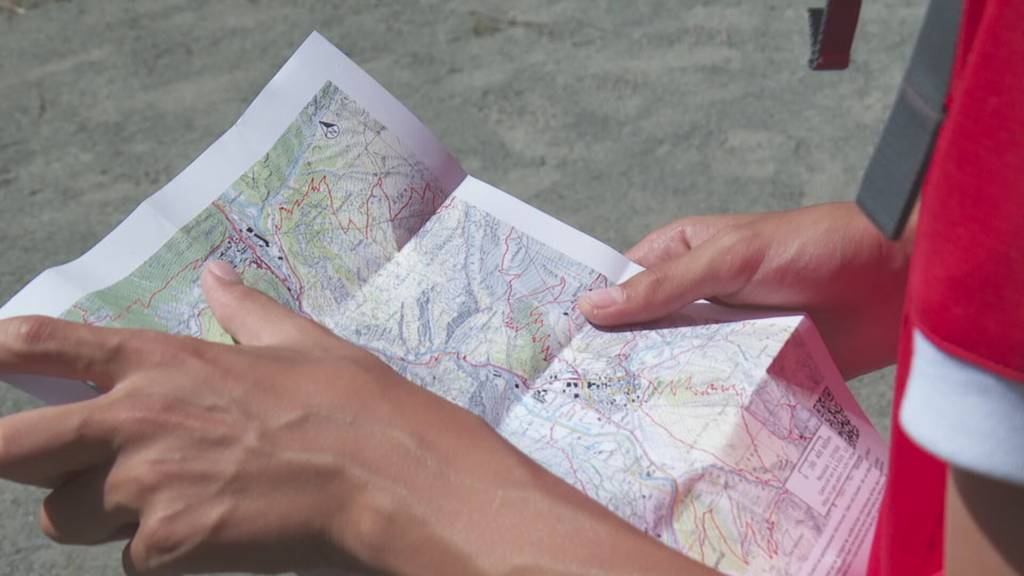 Nachhaltiges Klassenlager: Stansstader Sekundarklassen wandern von Amsteg nach Airolo