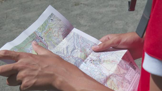 Nachhaltiges Klassenlager: Stansstader Sekundarklassen wandern von Amsteg nach Airolo