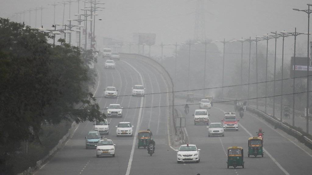 Bereits im Januar durften auf Delhis Strassen nur die Hälfte aller Autos fahren. (Archiv)