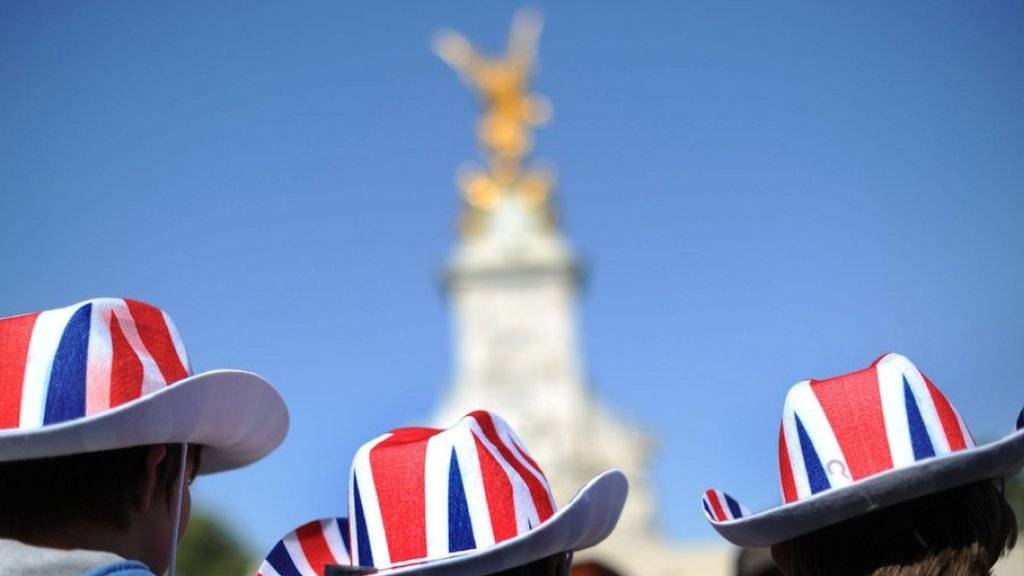 Auktionsflop: Die Briten erinnern sich lieber vor dem Denkmal an Queen Victoria, als dass sie deren leicht verfärbten Unterhosen als Erinnerungsstück aufbewahren. (Archivbild)