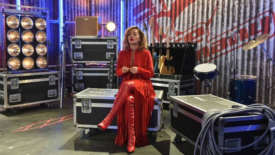 Rita Ora performt bei den Blind Auditions von The Voice of Germany