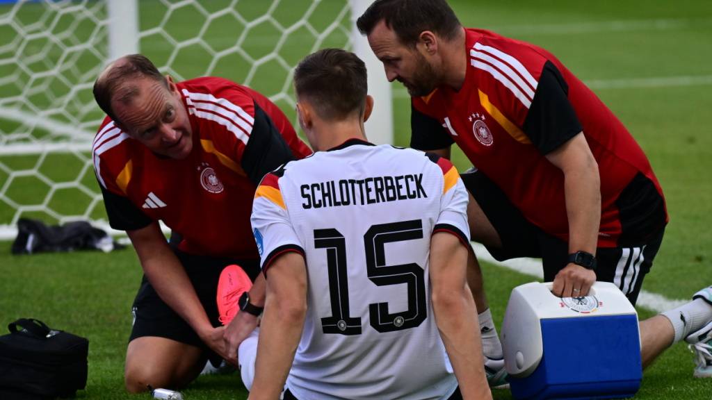 Nico Schlotterbeck hat sich beim 2:1-Sieg gegen die Elfenbeinküste einen Innenbandriss im linken Sprunggelenk zugezogen