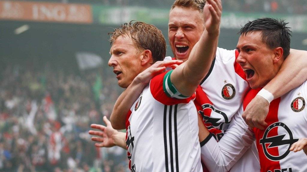 Feyenoord-Altstar Dirk Kuyt feiert einen seiner drei Treffer zum Meistertitel
