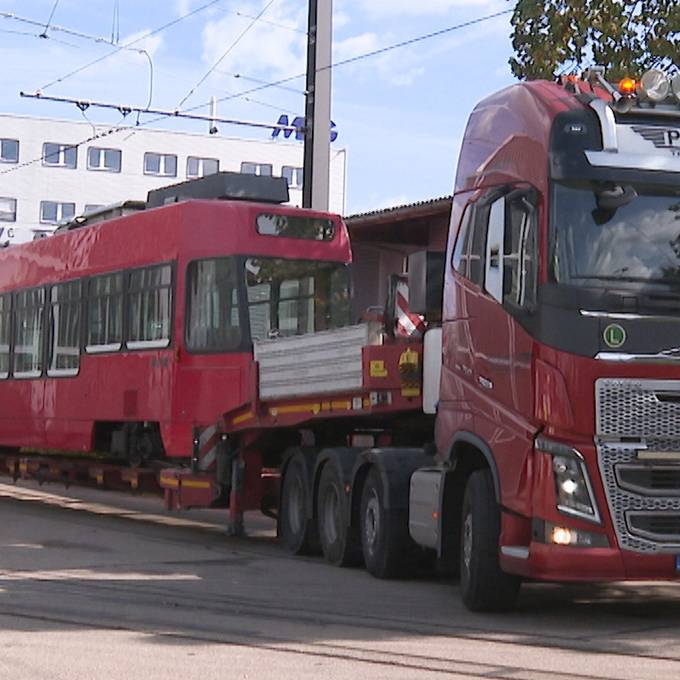 Abfahrt von Bern in die Ukraine: Zwei Trams reisen nach Lwiw