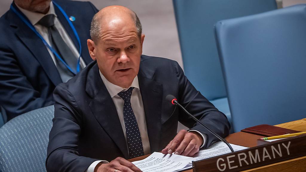 «Nichts tönt heute lauter als Russlands Schweigen als Reaktion auf diesen globalen Friedensappell»: Bundeskanzler Olaf Scholz im UN-Sicherheitsrat. Foto: Michael Kappeler/dpa