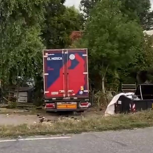 Lastwagen kracht in den Niederlanden in Grillfest – mehrere Tote