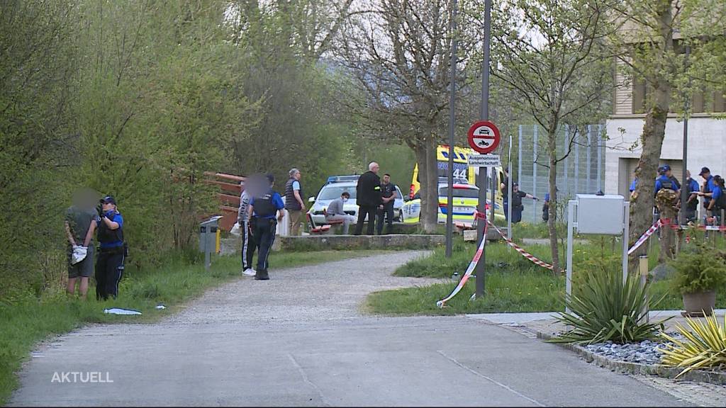 Bandenkrieg: Auseinandersetzung mit Baseballschläger, Messer und Pistole