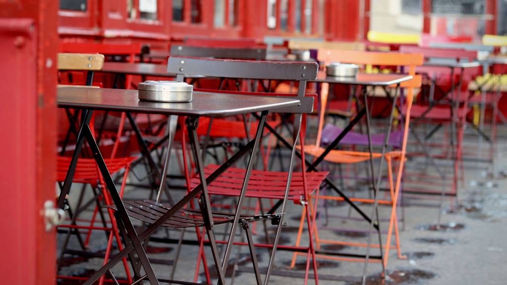 Restaurant-draussen_Unsplash