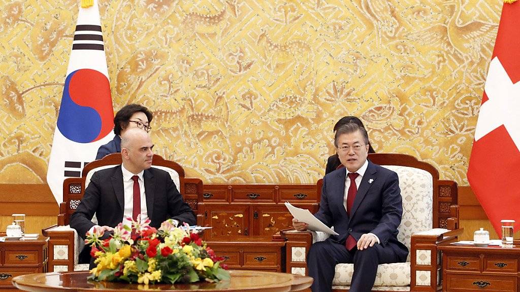 Vor Beginn der Olympischen Winterspiele in Südkorea drücken sich Spitzenpolitiker im Büro von Präsident Moon die Klinke in die Hand. Zu den hohen Gästen zählt auch Bundespräsident Berset.