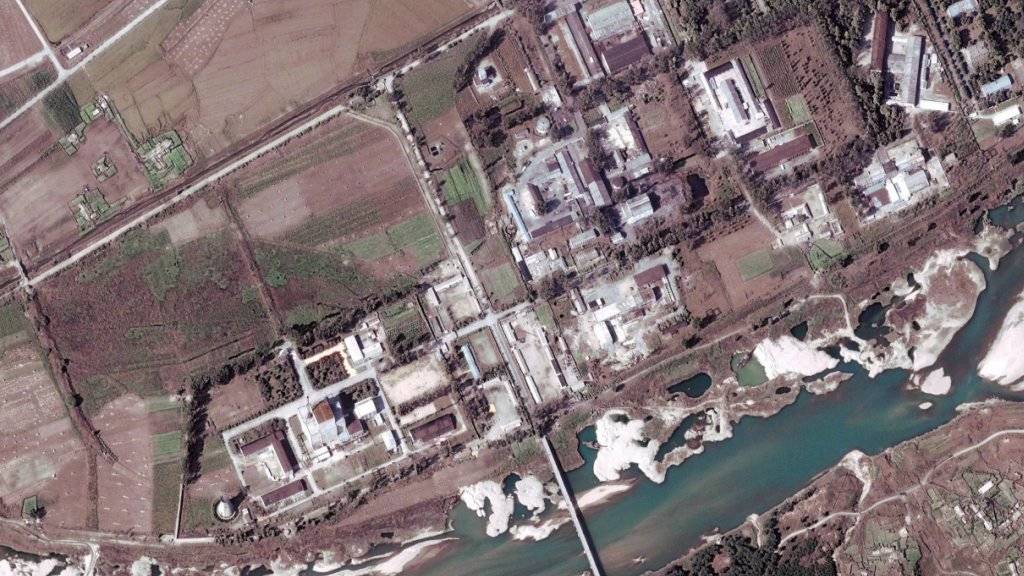 Ein Satellitenbild zeigt die Atomanlage bei Yongbyon - dort soll Nordkorea einen Atomreaktor wieder heraufgefahren haben. (Archiv)