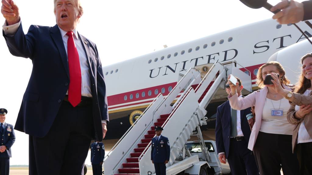 Nach Berichten zu Trump-Flugzeug: «New York Times»-Reporter vorgeladen