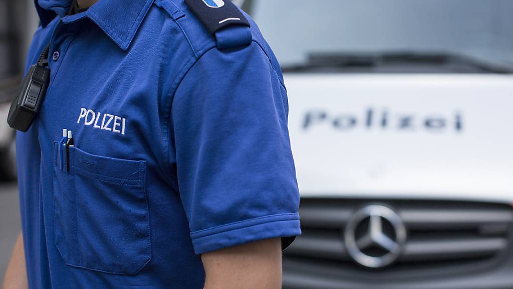 Die Luzerner Polizei hat vier Monate nach einem Überfall auf Jugendliche in der Stadt Luzern die mutmasslichen Täter ermittelt. (Symbolbild)