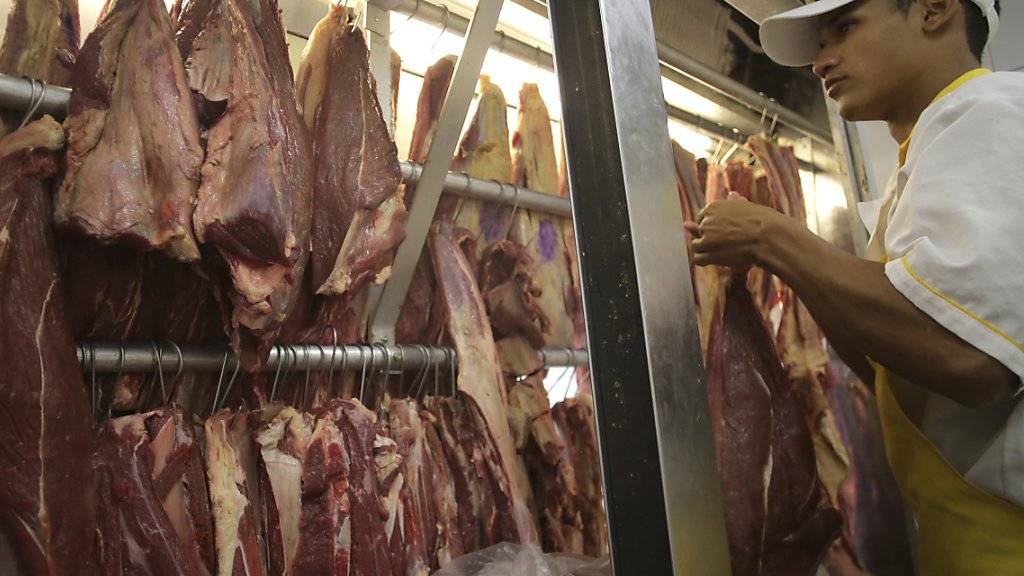 Die USA haben die Einfuhr von frischem Rindfleisch aus Brasilien gestoppt. (Archivbild)