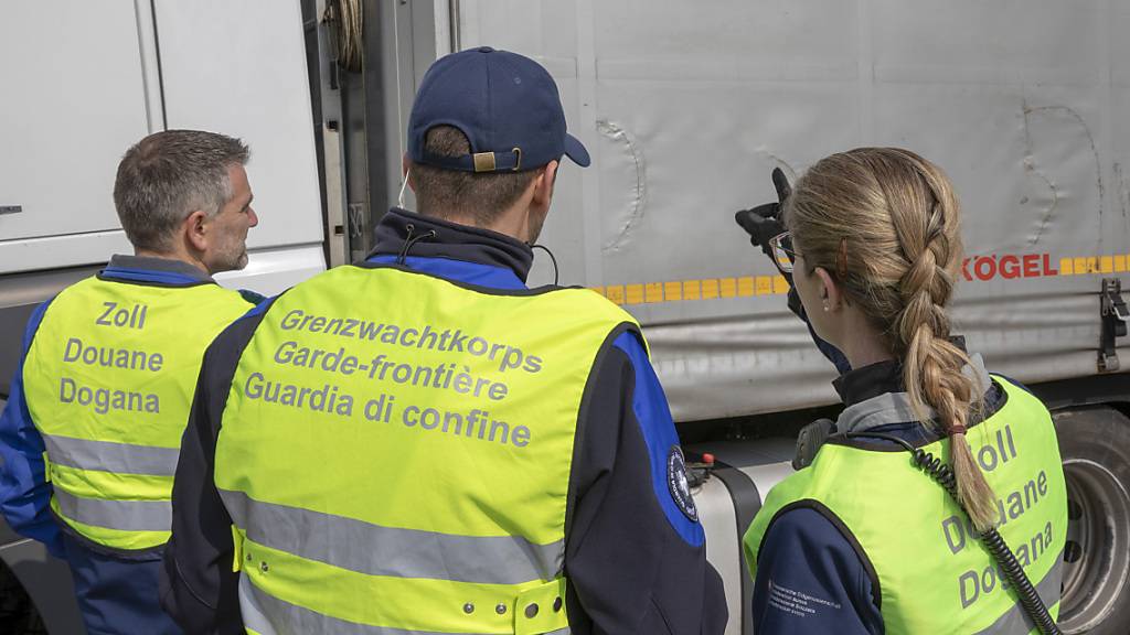 Das Bundesamt für Zoll und Grenzsicherheit hat auf einer Baustelle im Kanton Waadt einen Betrug in Höhe von 1,4 Millionen Franken aufgedeckt. (Archivbild)