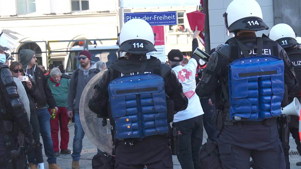 Grosseinsatz: Zwei Demos sorgen in St.Gallen für Aufruhr
