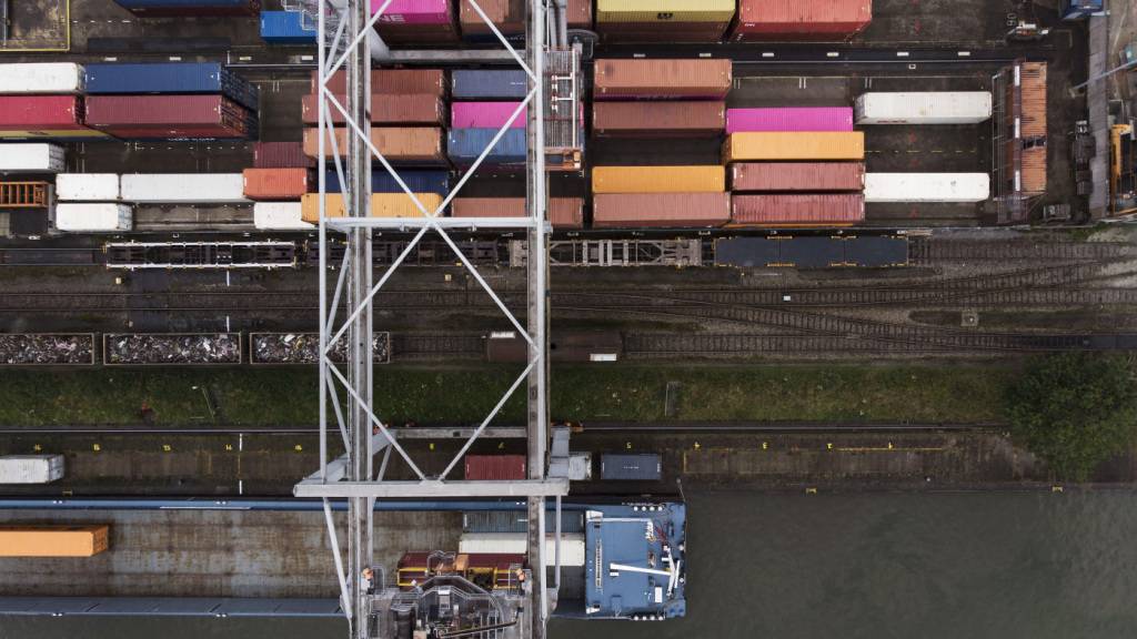 Nach der Zolleinigung mit den USA gewinnt die Schweizer Exportwirtschaft insbesondere zum EU-Raum wieder an Wettbewerbsfähigkeit. (Archivbild)