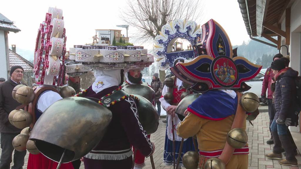 Silvesterchläuse auf den Strassen: Appenzell Ausserrhoden feiert den Alten Silvester