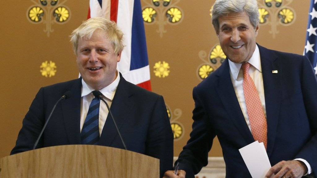 Boris Johnson (links) gemeinsam mit seinem Amtskollegen, dem US-Aussenminister John Kerry, am Dienstag in London.