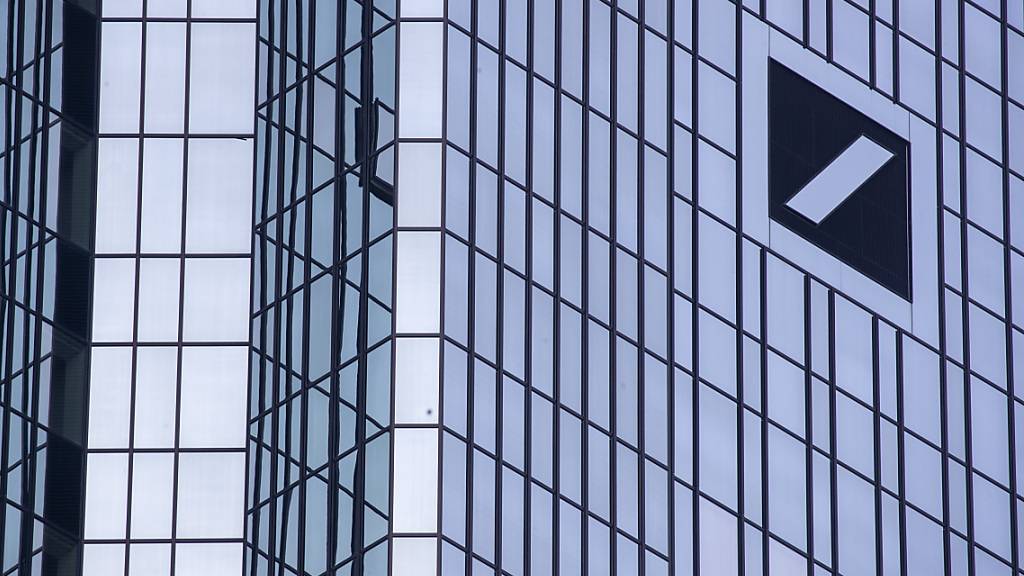 Spaniens Börsenaufsicht hat ein Verfahren gegen die Deutsche Bank wegen «sehr schwerwiegender Verstösse» bei der Vermarktung von Finanzprodukten an seine spanischen Kunden eröffnet. (Archivbild)