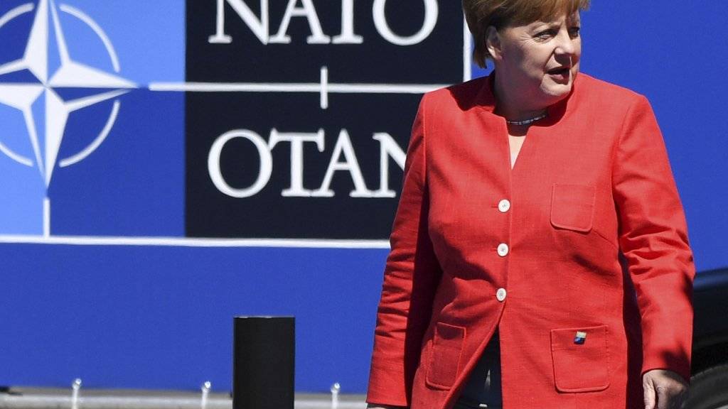 Bundeskanzlerin Angela Merkel bei ihrer Ankunft zum NATO-Gipfel