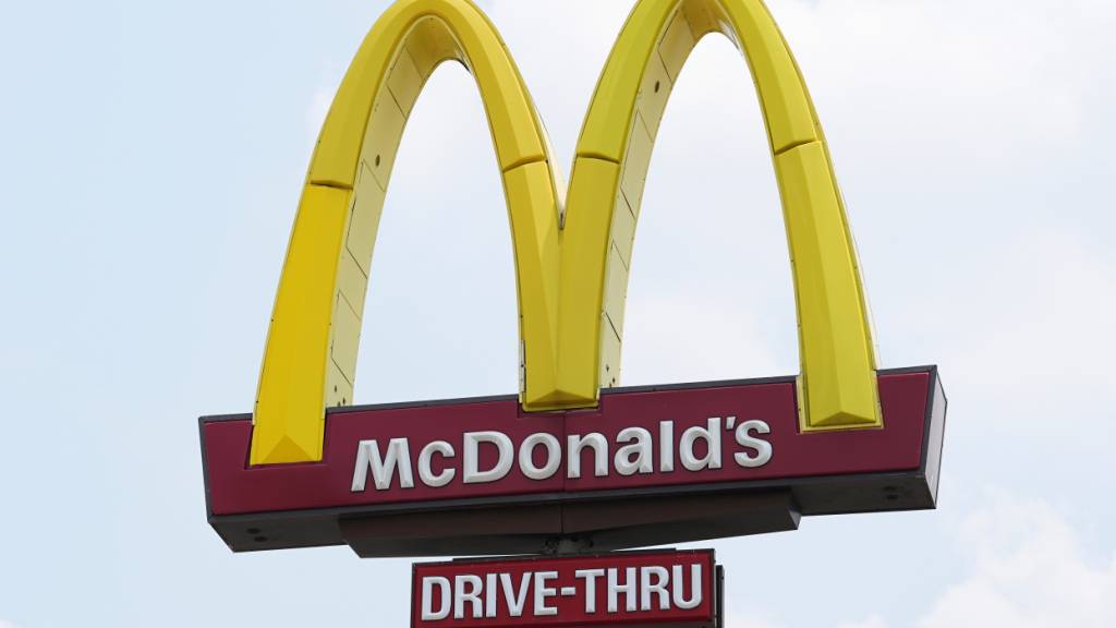 McDonald's und andere Schnellrestaurants hatten im wichtigen US-Markt das Problem, dass sie für viele Geringverdiener zu teuer wurden. (Archivbild)