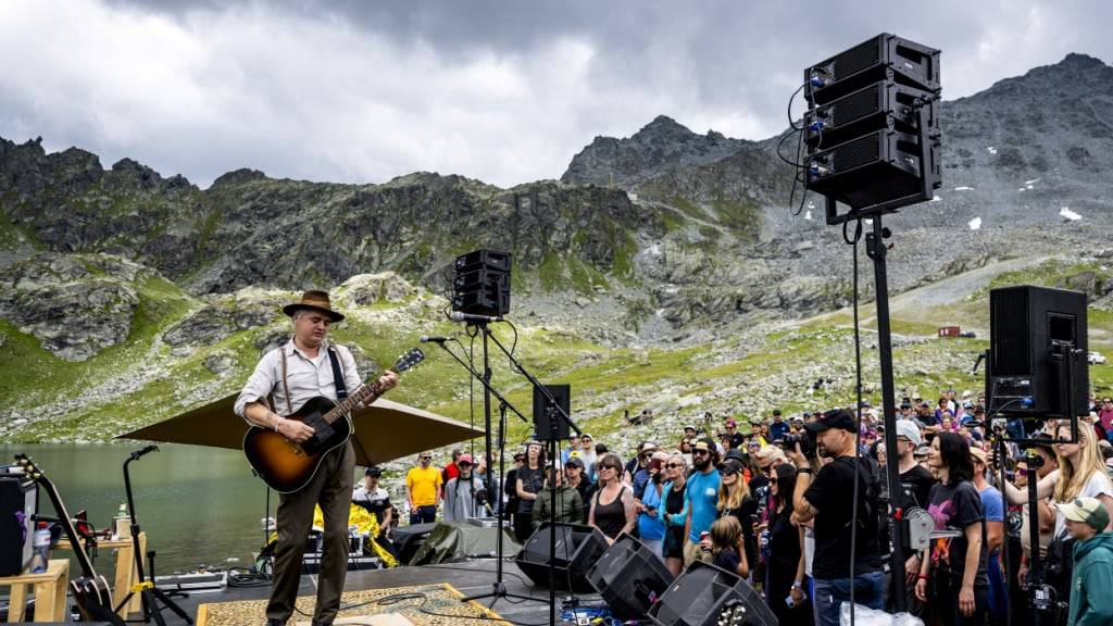 Für das einstige Enfant terrible des Rock gab es einen Auftritt vor majestätischer Kulisse.