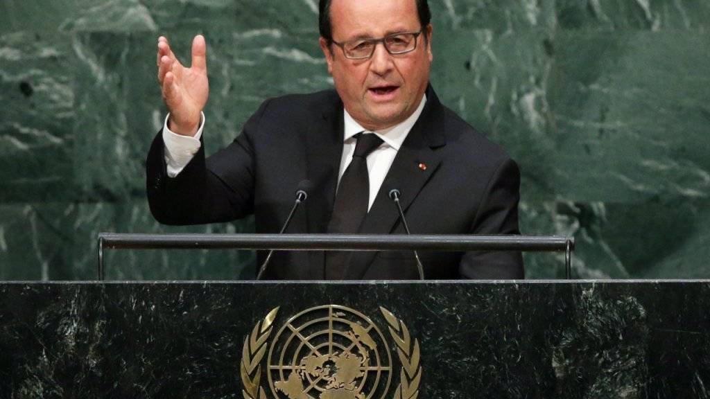Frankreichs Präsident François Hollande verspricht zusätzliche vier Milliarden Euro für die Entwicklungshilfe.