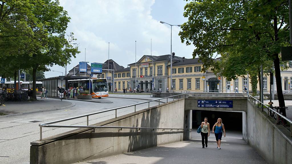 Mit Geldern aus dem Agglomerationsprogramm des Bundes wird am Bahnhof Solothurn neben der bestehenden Unterführung ein zweiter Durchgang für den Langsamverkehr mitfinanziert. (Archivbild)