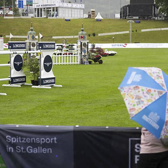 Trotz des Regens wird am CSIO St.Gallen geritten