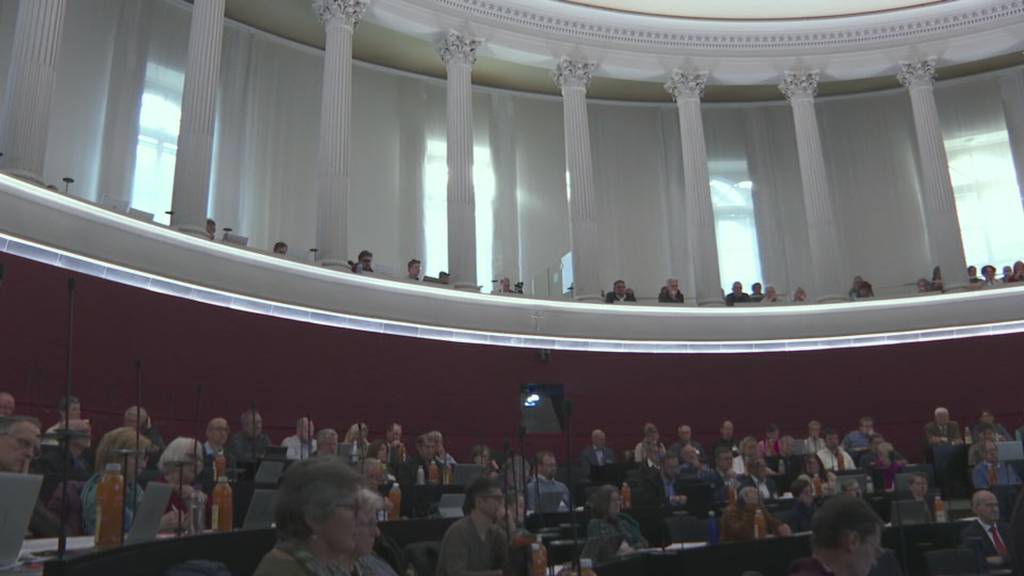 Kirchenparlament diskutiert Forderungen