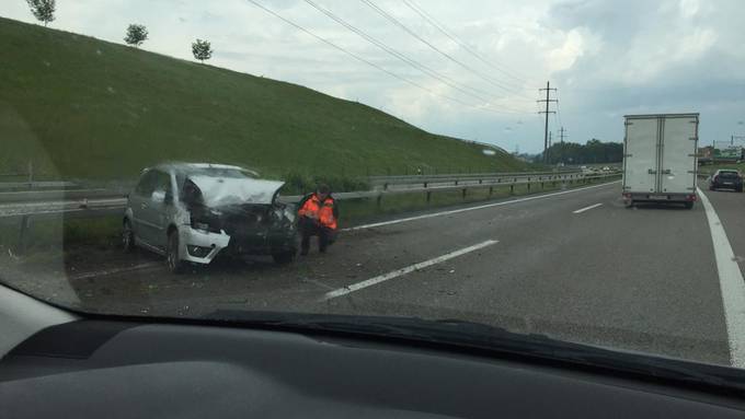 Selbstunfall führt zu Stau auf A1