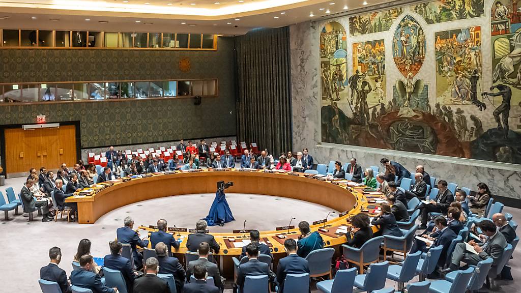 Blick in den Saal des UN-Sicherheitsrats, der sich mit dem Konflikt um Berg-Karabach beschäftigt. Foto: Michael Kappeler/dpa