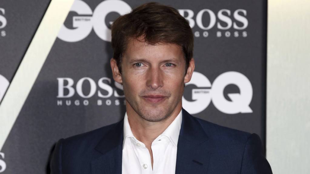 Der britische Musiker James Blunt verteufelt in einem Interview die Sozialen Medien, ist auf Instagram aber selber ziemlich aktiv - und lustig.