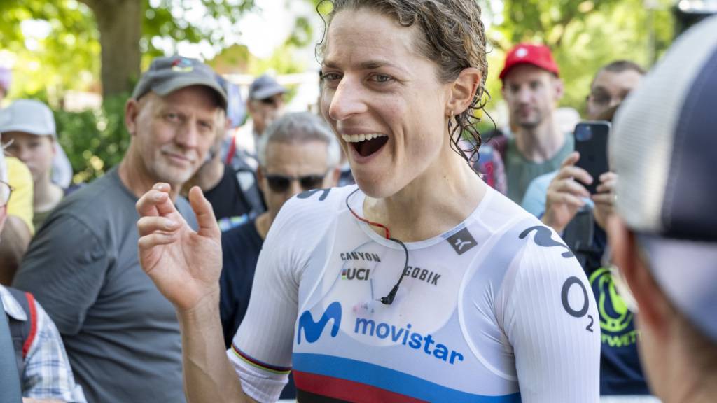 Etappensieg und Leadertrikot für die Zeitfahr-Weltmeisterin