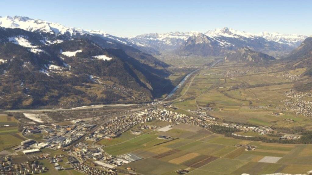 Aussicht von der Mittagsplatte mit Blick nach Vaduz im Fürstentum Liechtenstein.