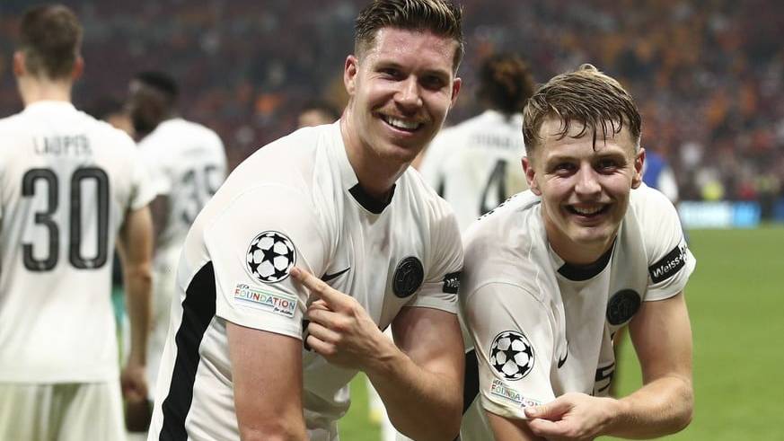 Cedric Itten und Lewin Blum freuen sich über den Einzug in die Champions League.