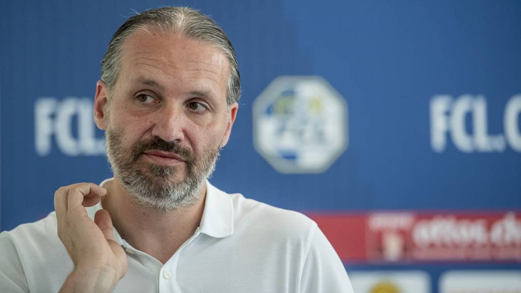 Der Sportchef des FC Luzern, Remo Meyer, musste sich einige Kritik anhören.