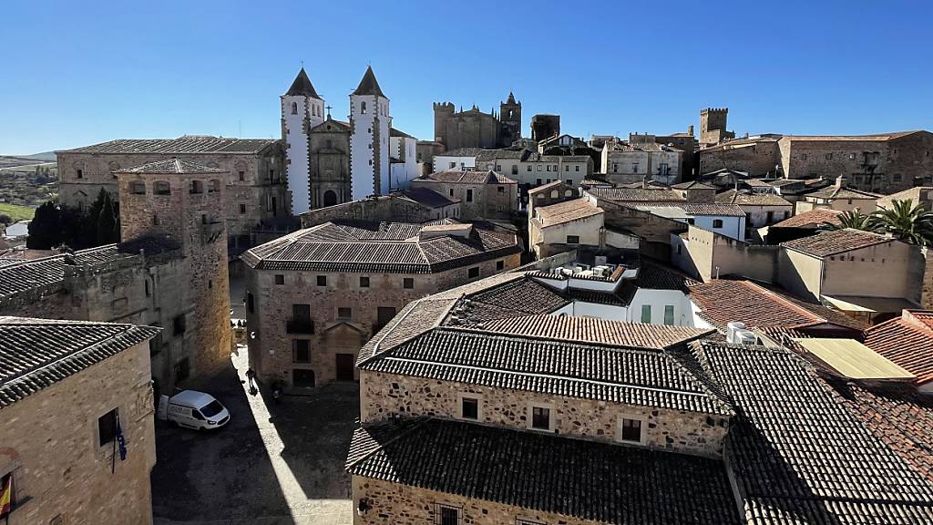 Stark bewaffnete Sekte in Spanien ausgehoben